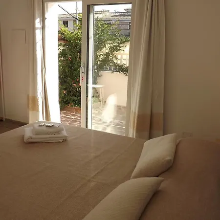 Flamingo Guest House- Pensión Olbia