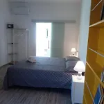 בית הארחה Flamingo Guest House- אולביה