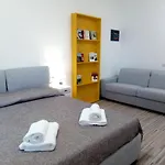 Flamingo Guest House- בית הארחה אולביה