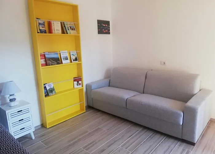 Flamingo Guest House- 3*